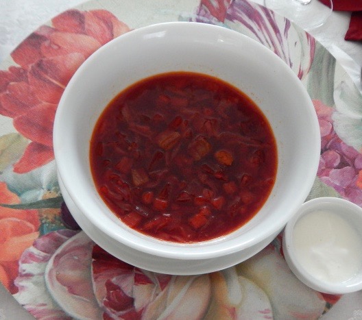 Sopa servida com creme