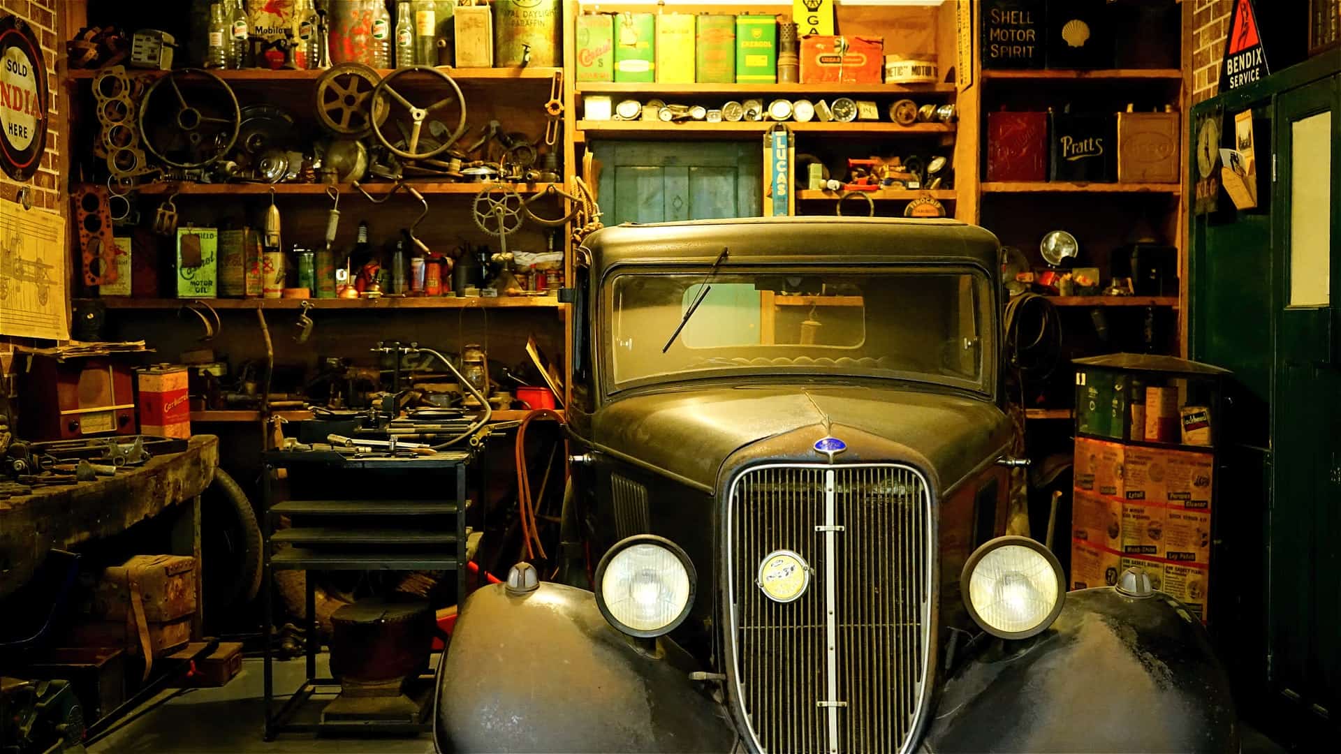 How To Select The Best Auto Body Shop For Your Damaged Car