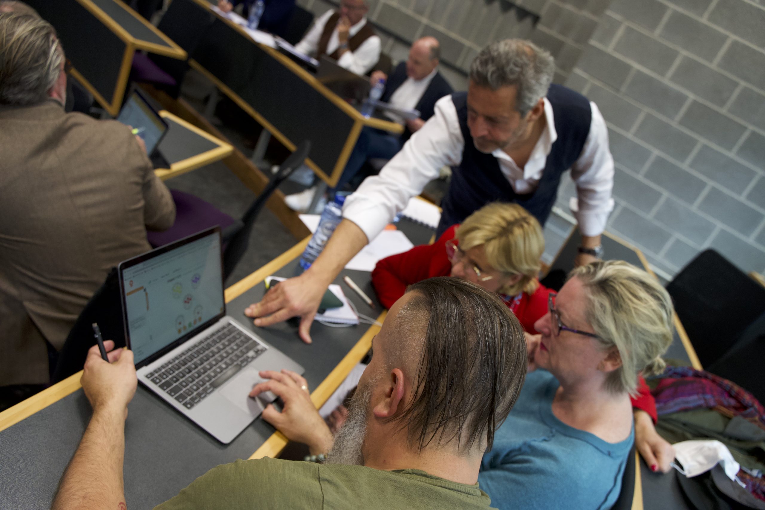 Coaching a salesperson during a value selling training