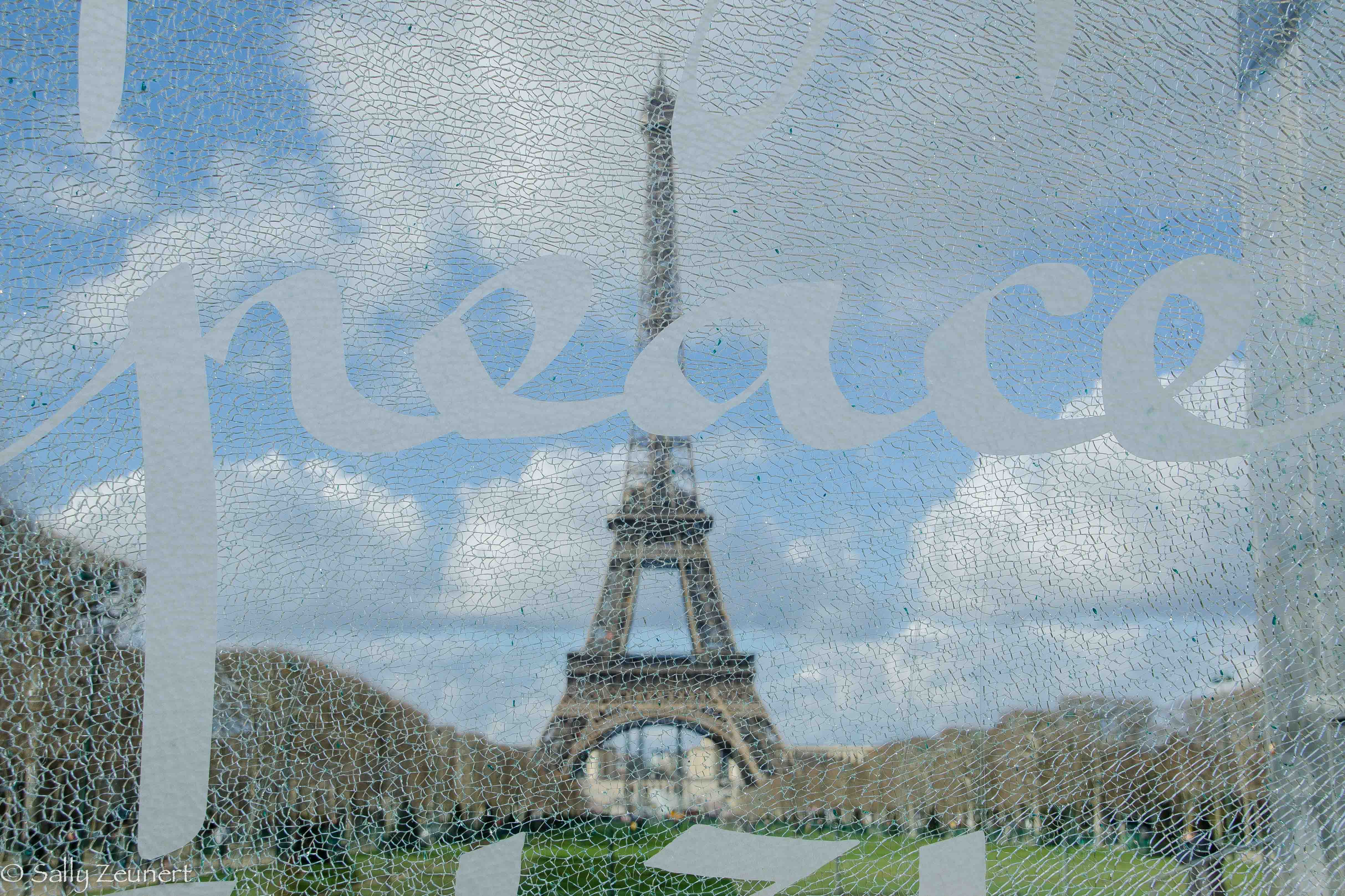 Wall for Peace, Eiffel Tower