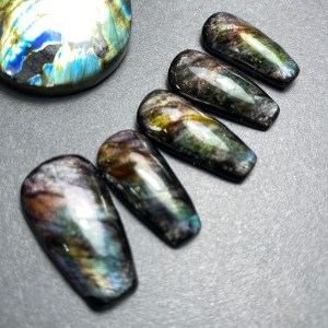 faux ongles labradorite nails