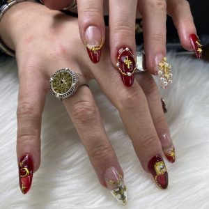 samanthavonviper ongles à lyon press on nails strass dentaire