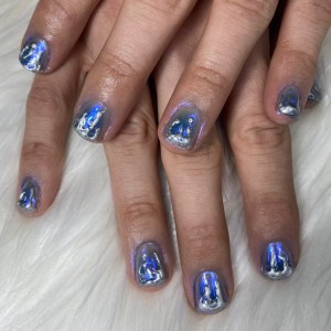 samanthavonviper ongles à lyon press on nails strass dentaire