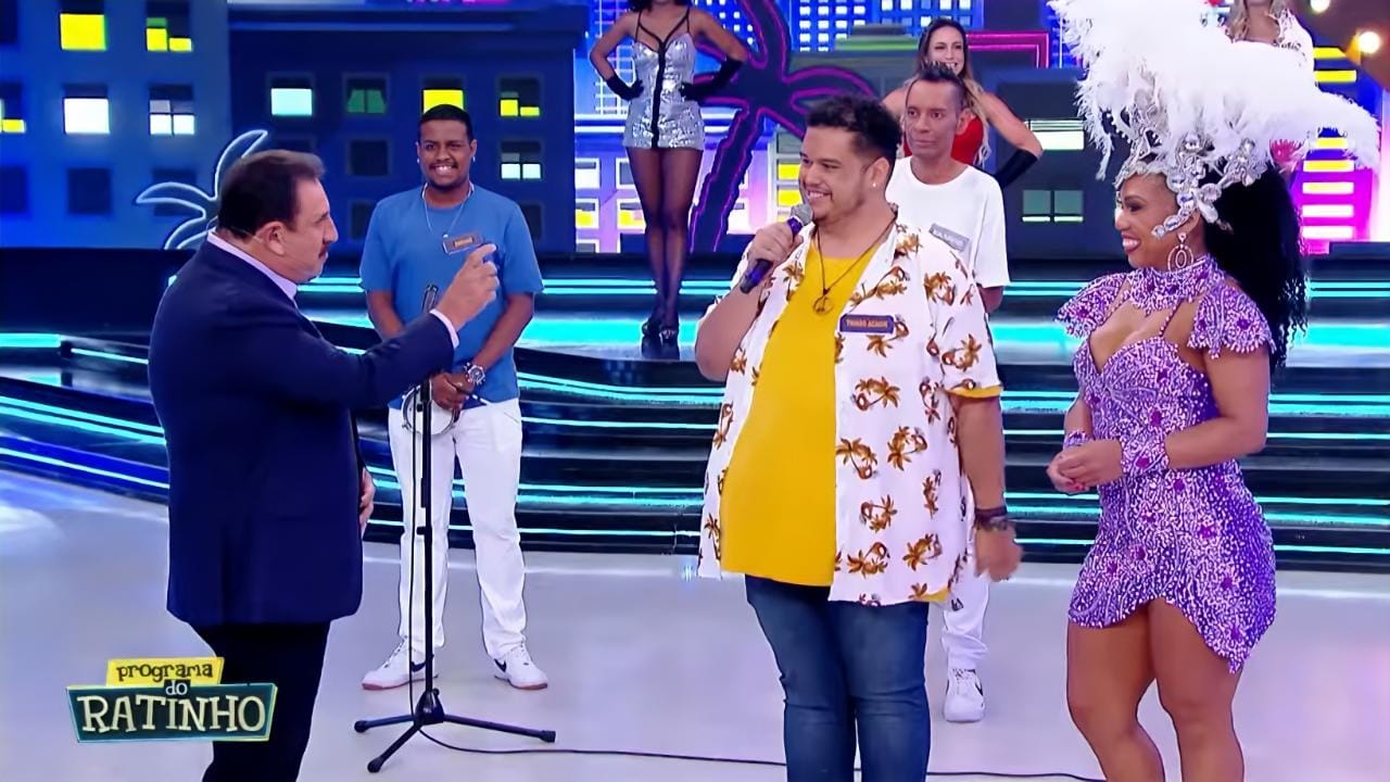 Thiago no Palco do Programa do Ratinho (2)
