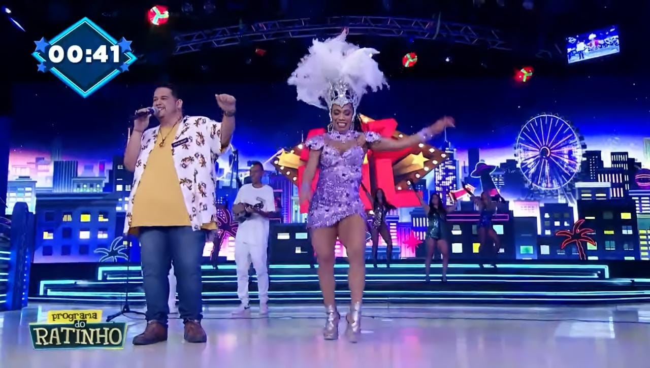 Thiago no Palco do Programa do Ratinho (3)