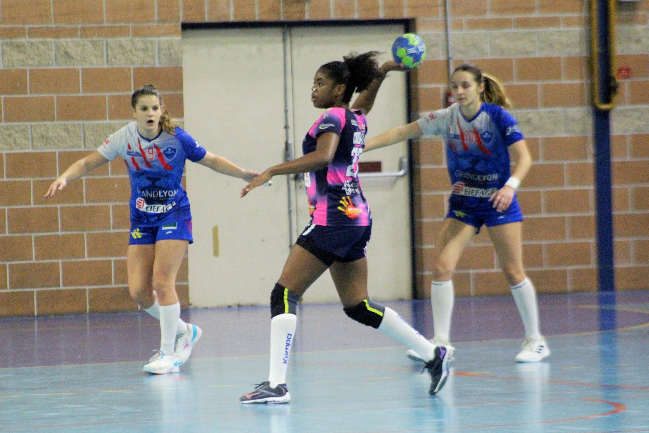 LUDIVINE CRISPIN - Match de handball de division 2 - SAMBRE AVESNOIS vs ASUL VAULX EN VELIN du 8 Janvier 2022