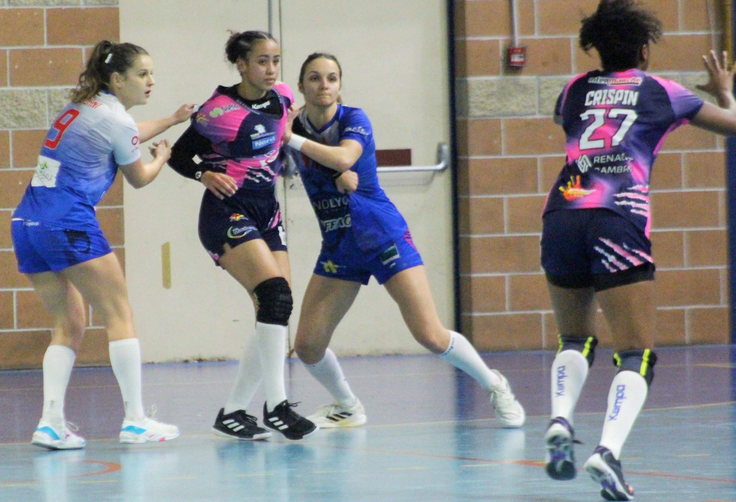 MARIE THEVENET, LUDIVINE CRISPIN - Match de handball de division 2 - SAMBRE AVESNOIS vs ASUL VAULX EN VELIN du 8 Janvier 2022
