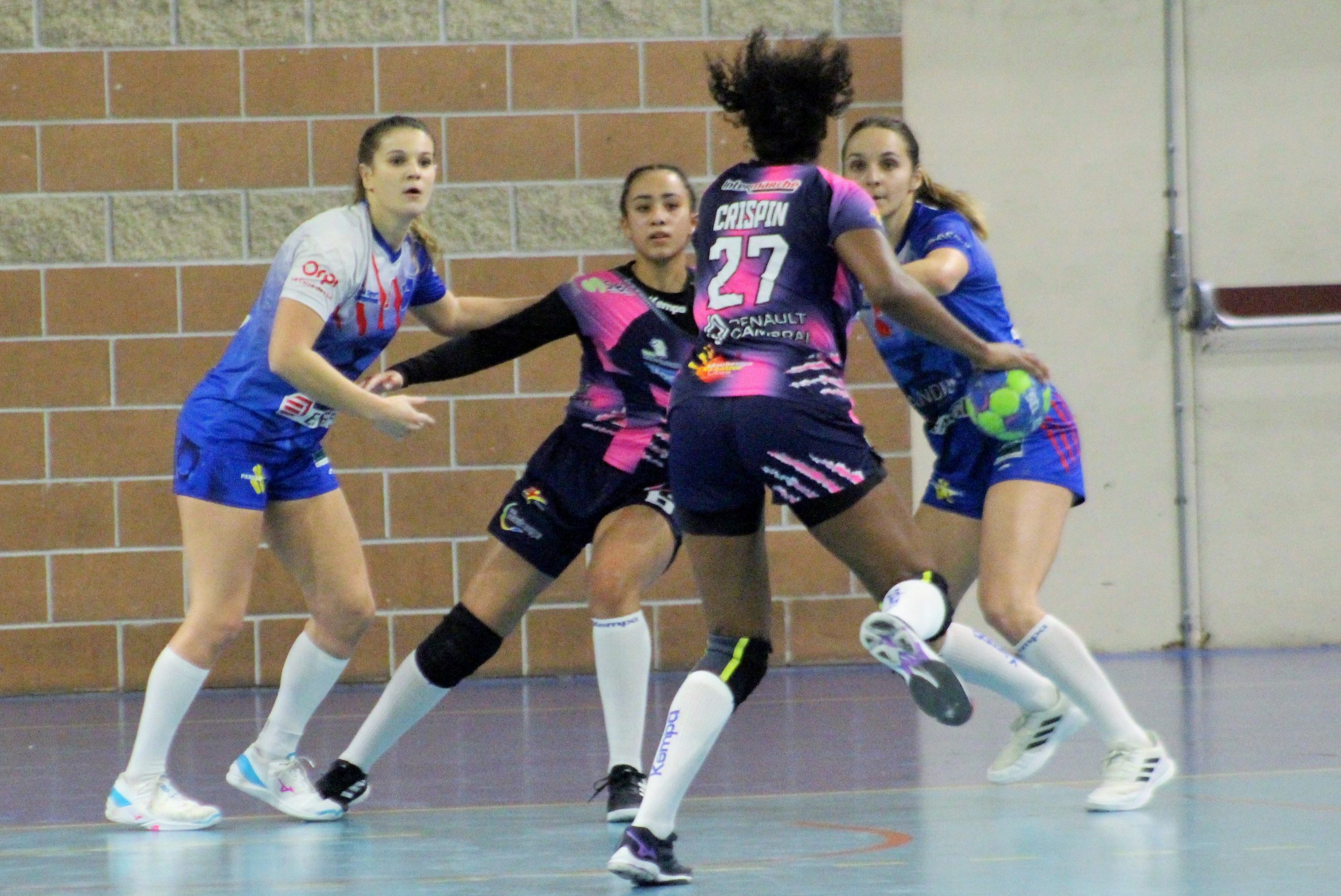 MARIE THEVENET, LUDIVINE CRISPIN - Match de handball de division 2 - SAMBRE AVESNOIS vs ASUL VAULX EN VELIN du 8 Janvier 2022
