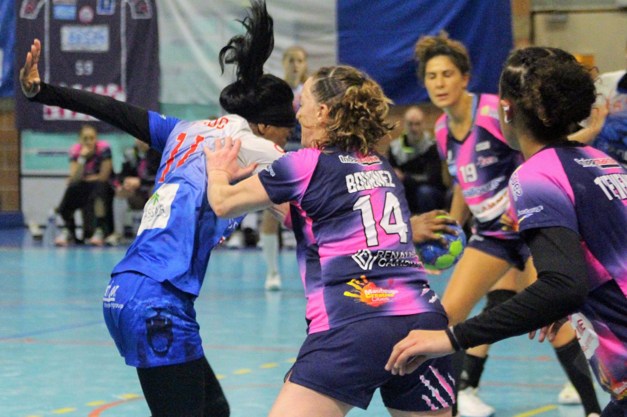 SABRINA ABDELLAHI, ADELINE BOURNEZ - Match de handball de division 2 - SAMBRE AVESNOIS vs ASUL VAULX EN VELIN du 8 Janvier 2022