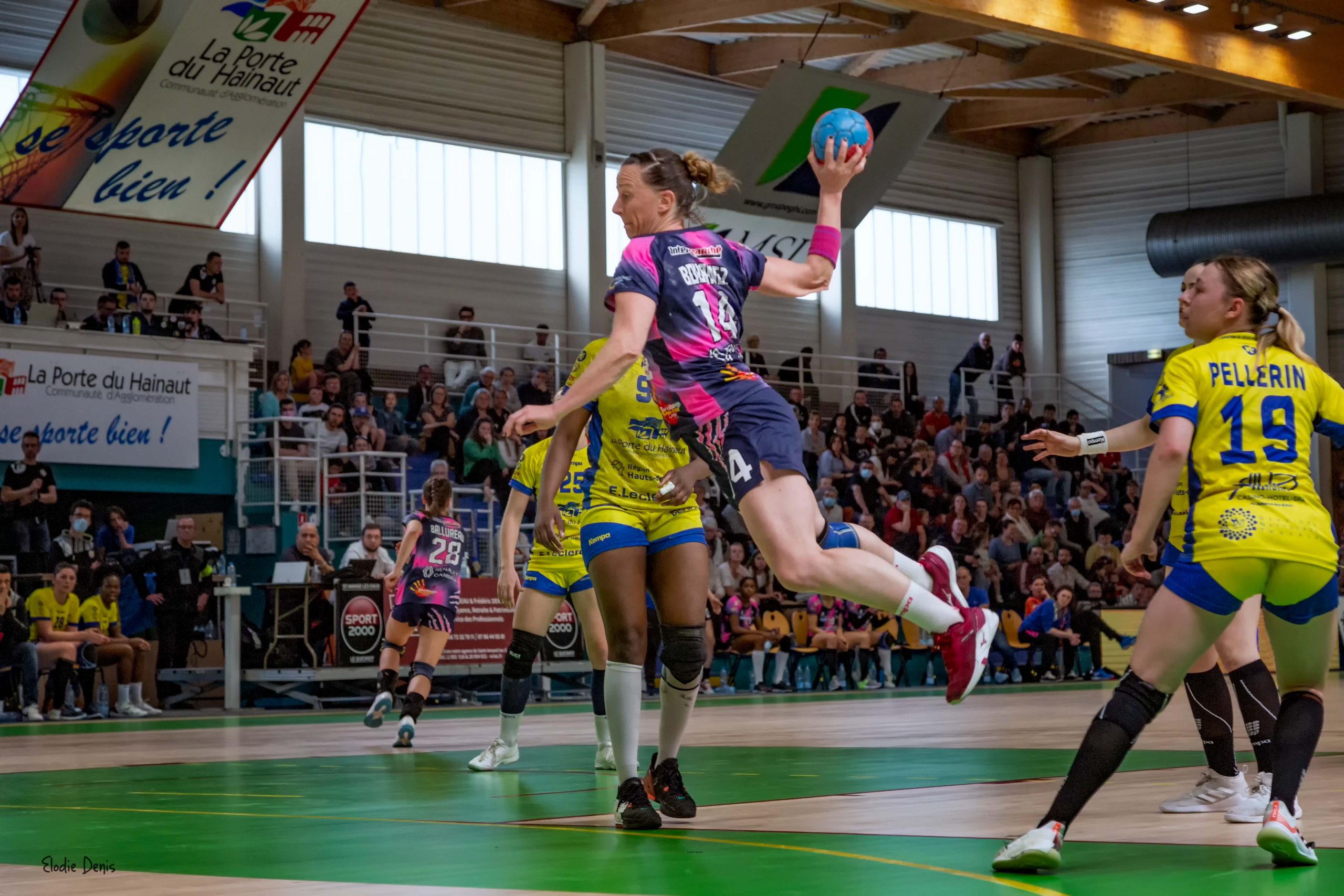 ADELINE BOURNEZ - Saint Amand Les Eaux vs Sambre Avesnois le 27 Mars 2022 Division 2 féminine de handball