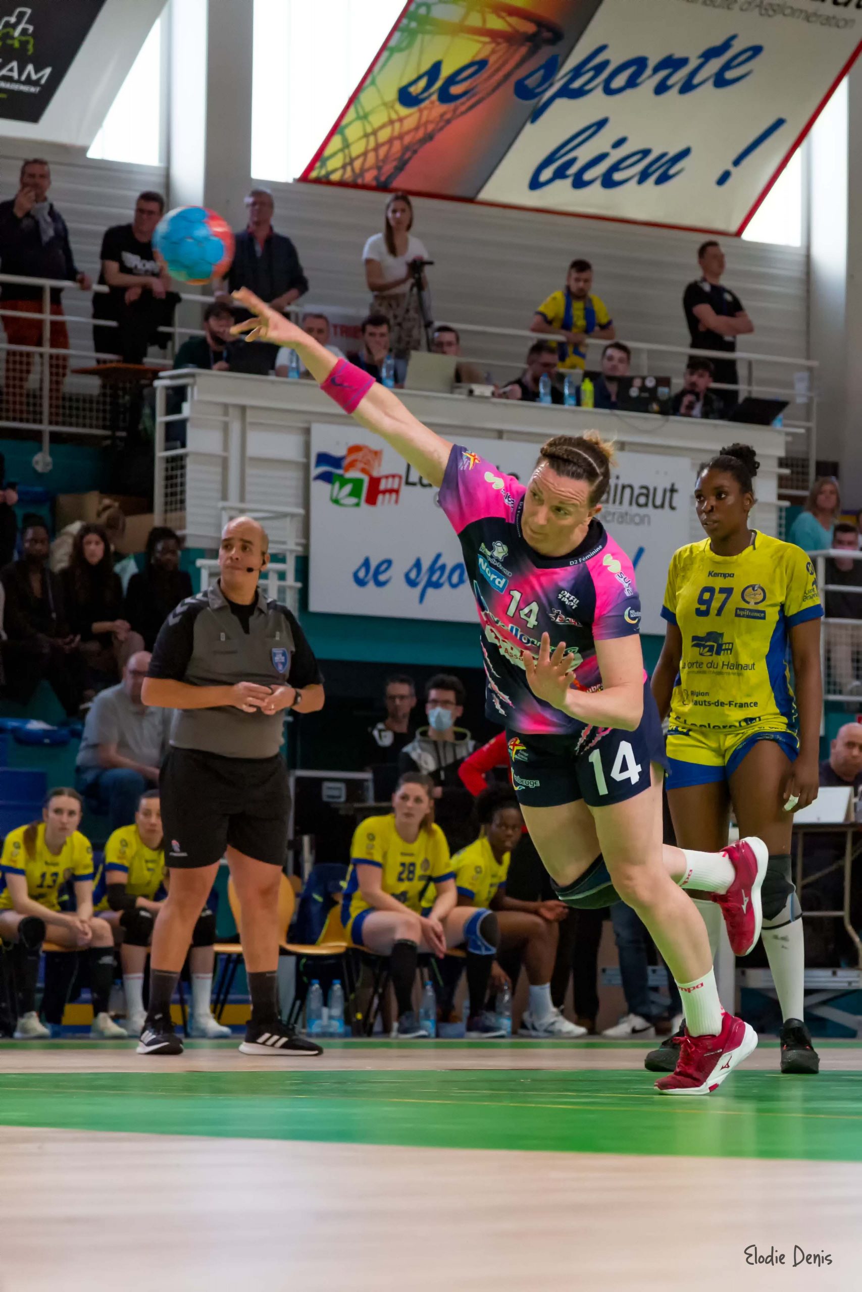 ADELINE BOURNEZ - Saint Amand Les Eaux vs Sambre Avesnois le 27 Mars 2022 Division 2 féminine de handball