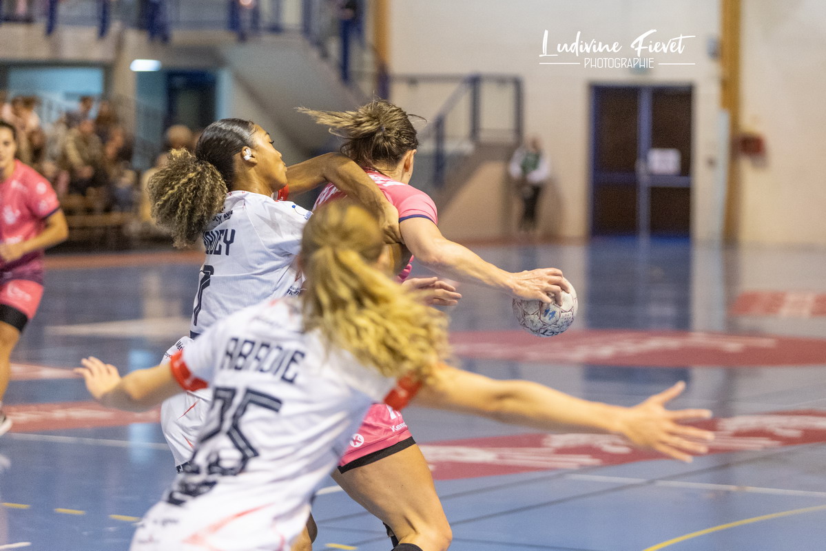 Match de handball Féminin du 19 Octobre 2024 Sambre Avesnois vs Mérignac Ligue Butagaz Energie à Maubeuge