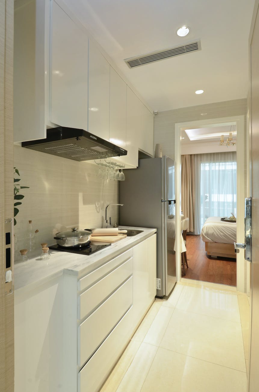 Read more about the article Transform Your Kitchen with Pro Tips: The Best Way to Paint Kitchen Cabinets Like a Pro.