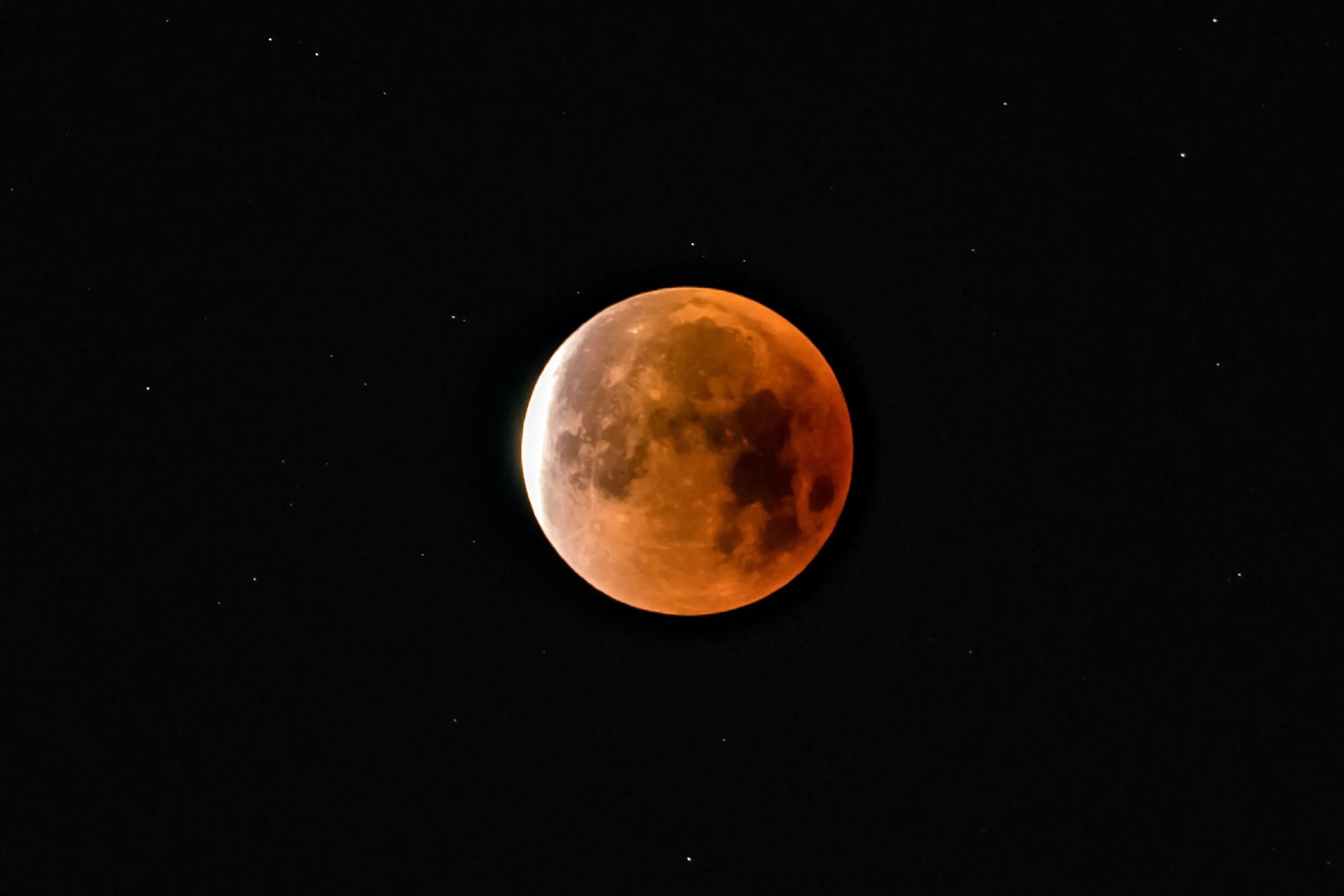 Super Moon Lunar Eclipse in San Francisco