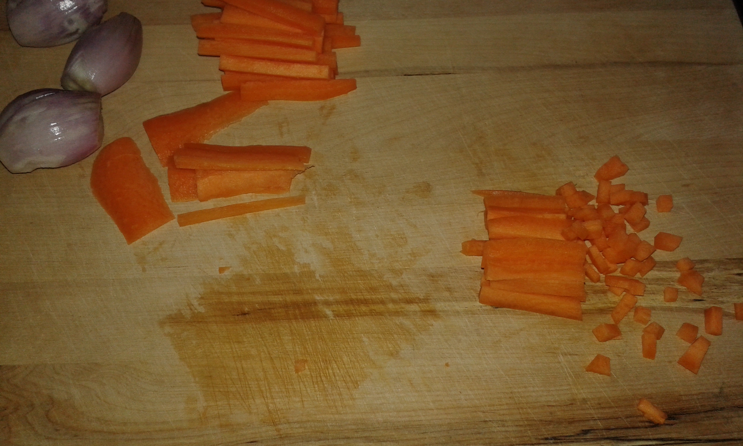 Peel and cut the carrots in sticks