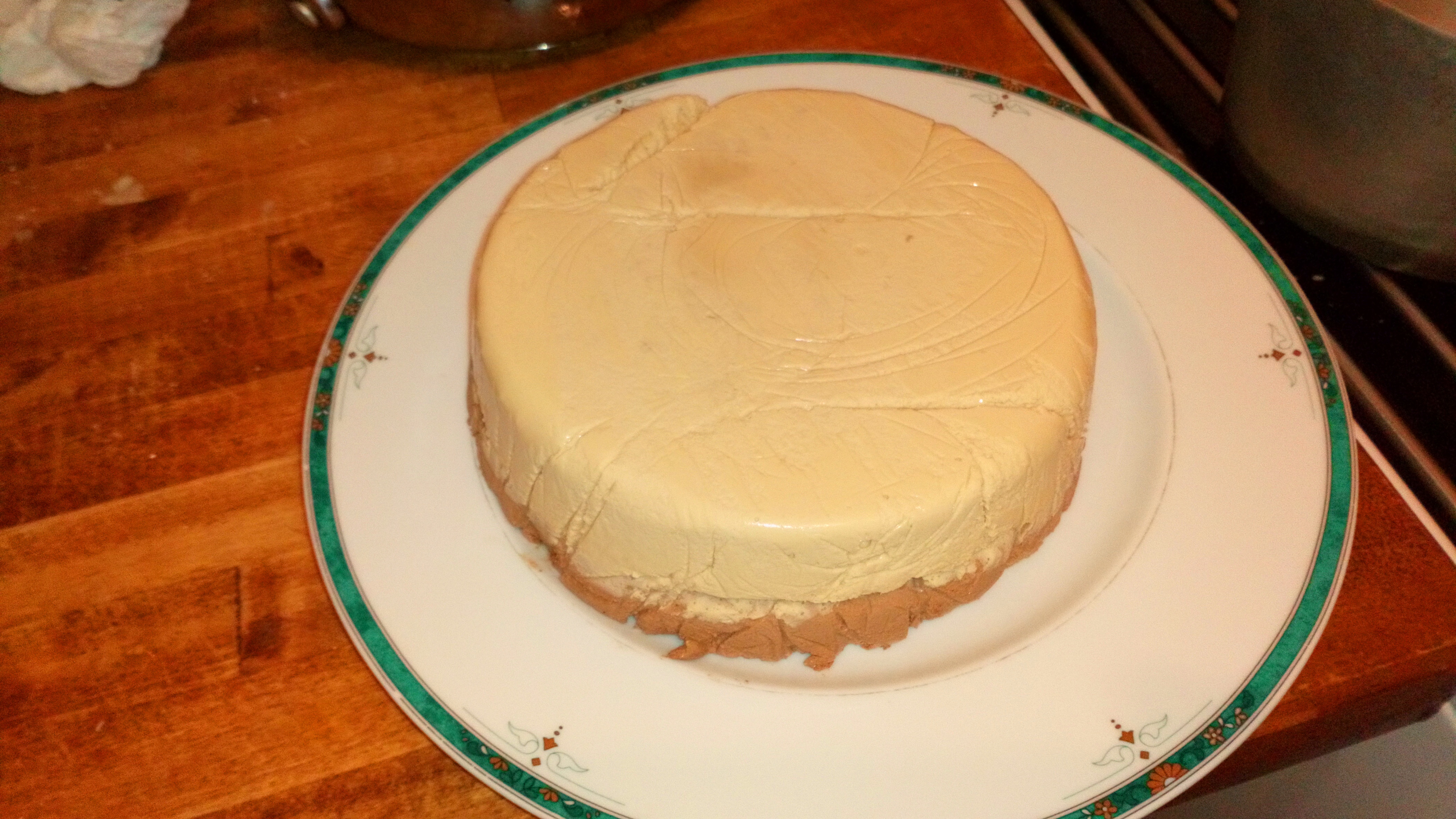 Démouler et retirer le film délicatement. Unmould and take off plastic film carefully on a plate.