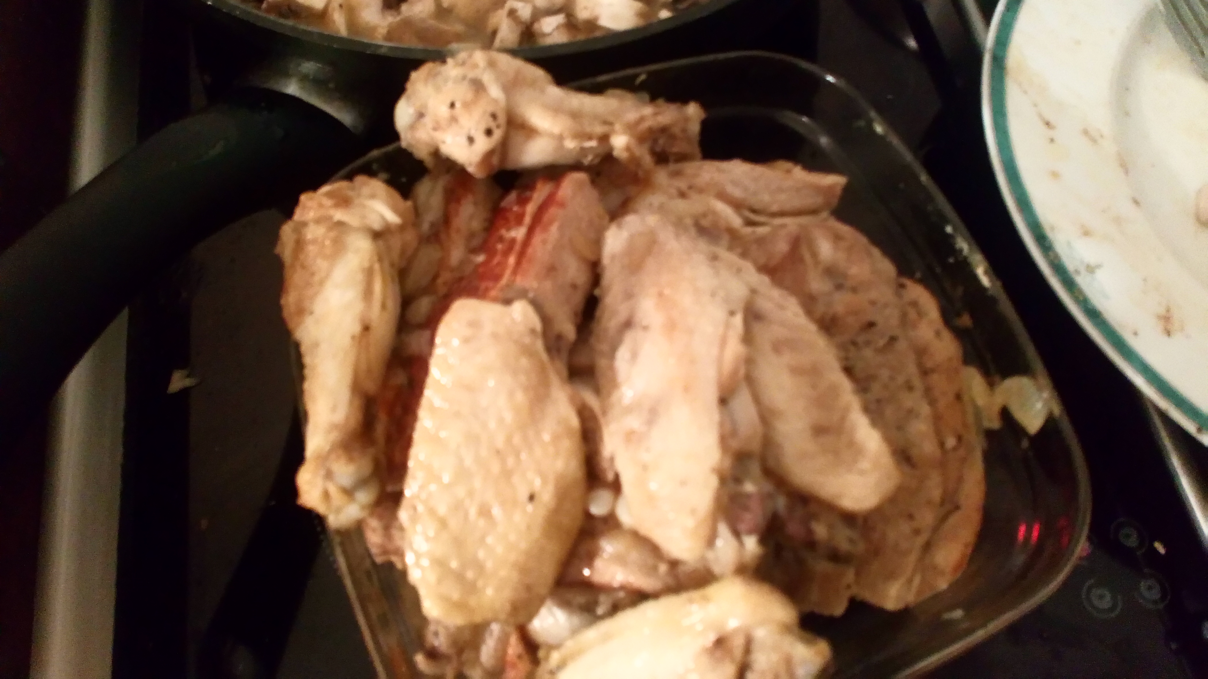 une fois la viande cuite, retirer les morceaux du jus de cuisson. Once the meat is tender, take out the stock.