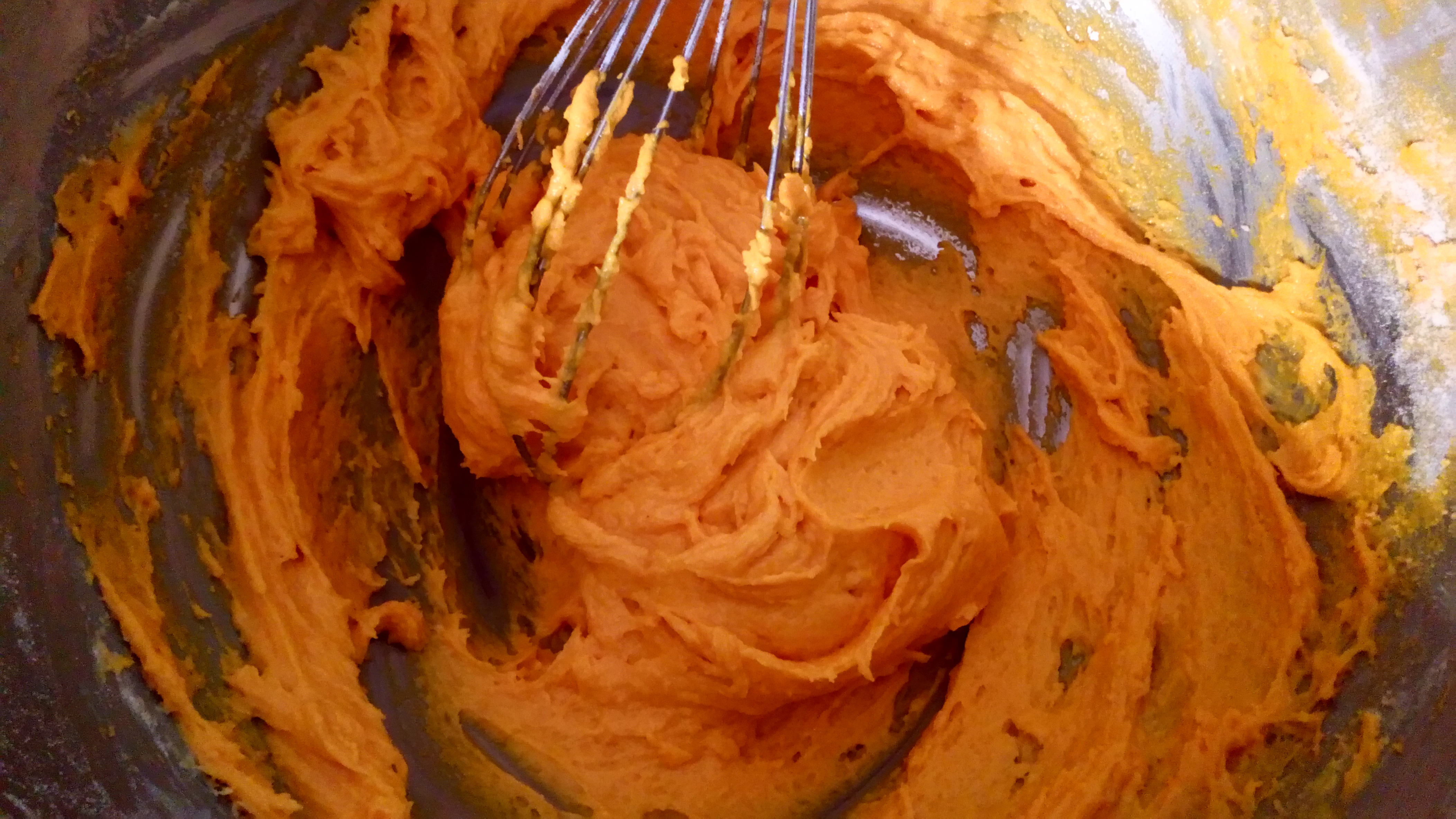 Mettre dans un cul de poule ou un grand saladier lisse. Put in large prepare bowl