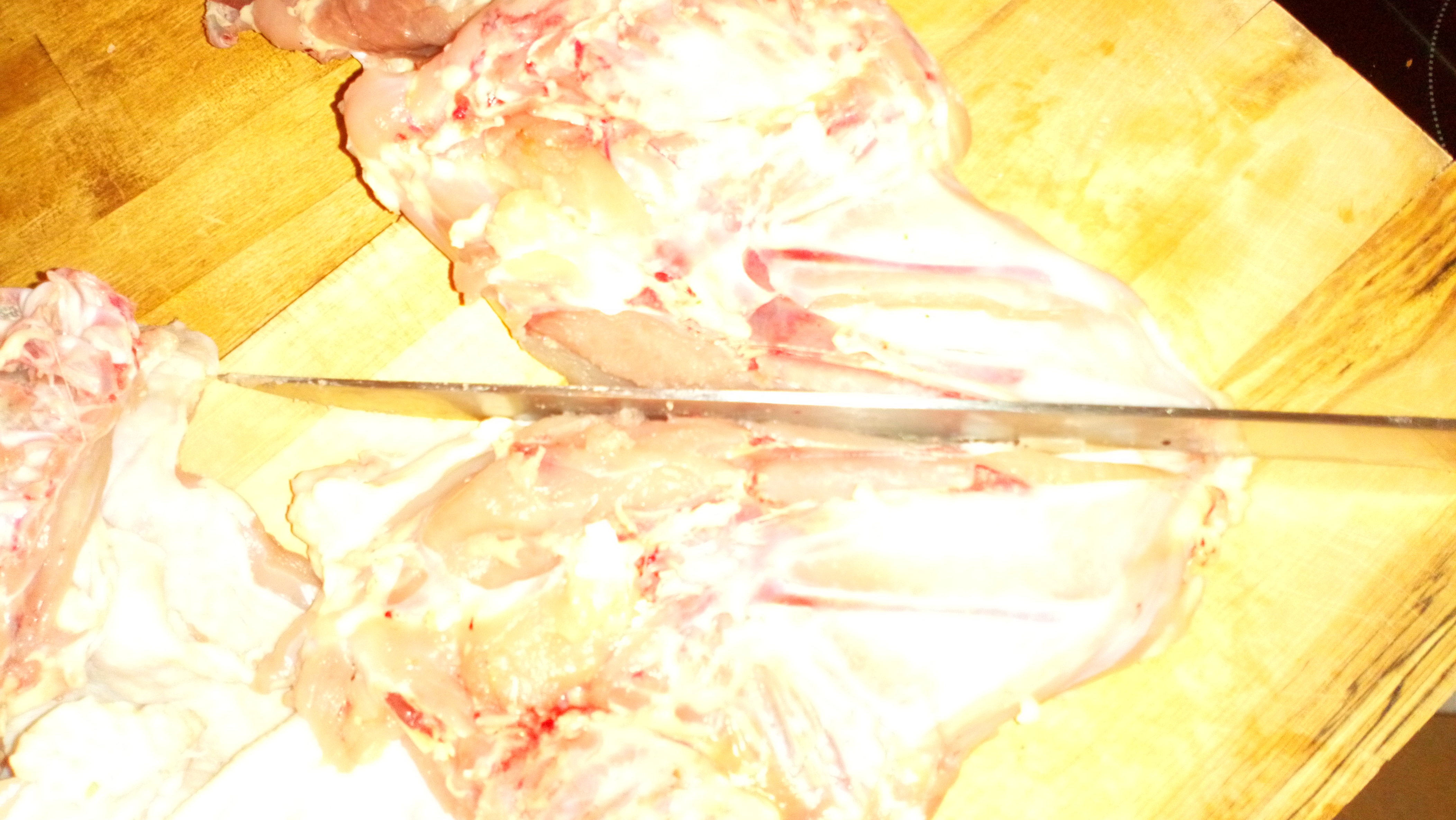 Faire de même dans le sens inverse, toujours les flancs sur la planche. Do the same in the inverse direction, always the sides on the board