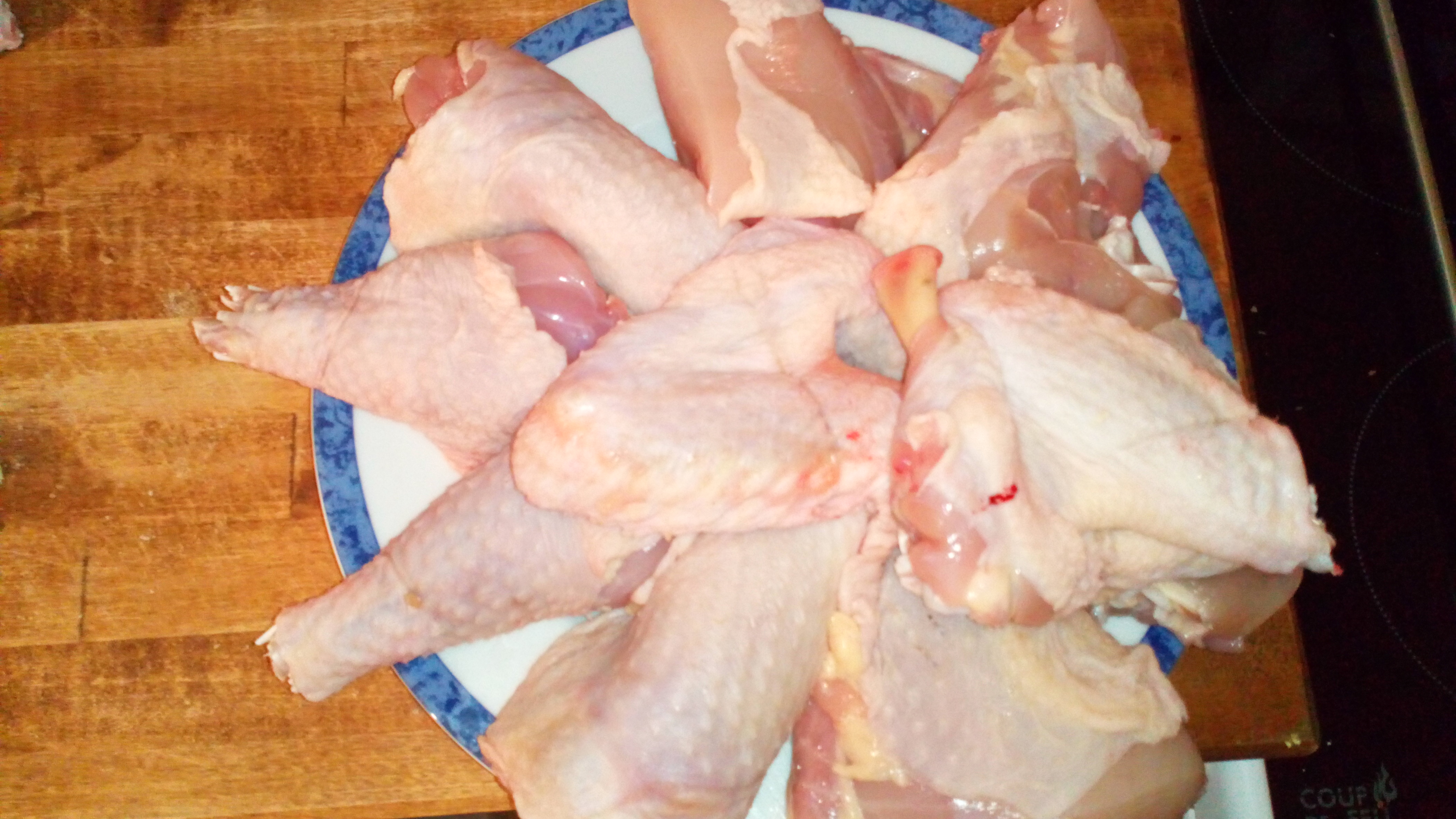 Et voilà, vous avez maintenant 8 morceaux de poulet équivalents. Here we are, you have now 8 equivalent pieces of chicken.