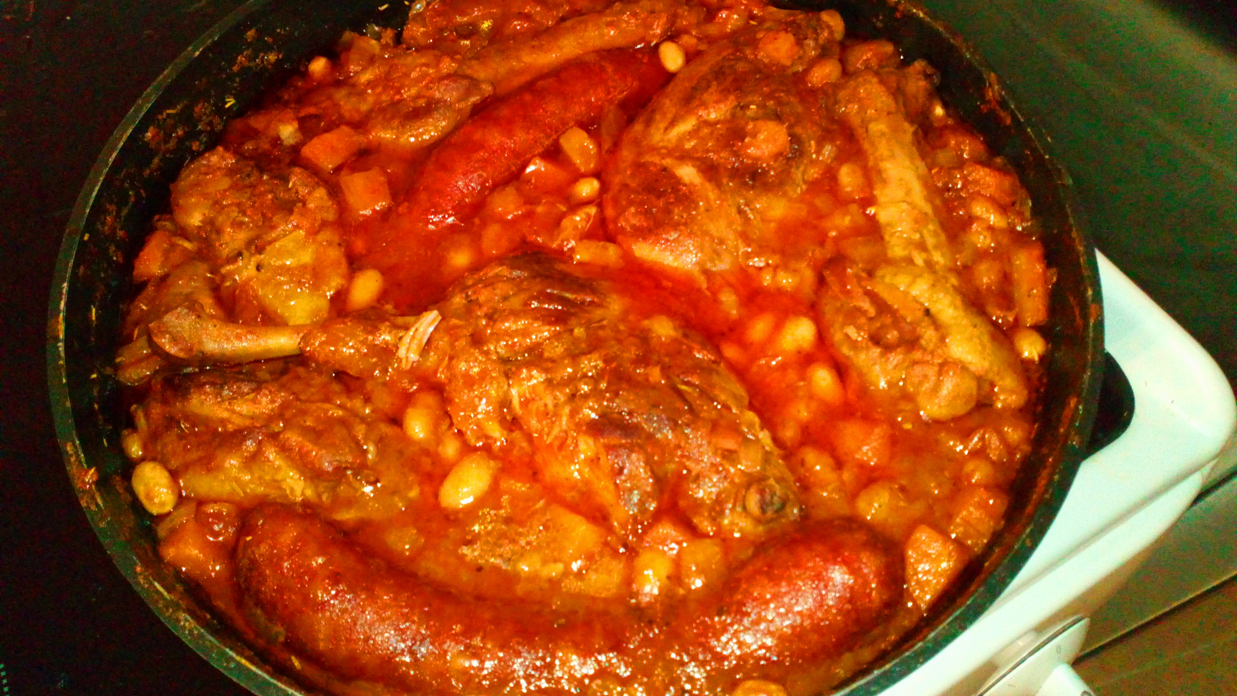 Vérifier la cuisson en enfonçant une lame ou une aiguille dans une cuisse, si ça s'enfonce tout seul, c'es cuit. vous pouvez déguster. To check if it's cook, princkle a leg qith a blade, and there isn't resistance, you can serve, and enjoy tasting.