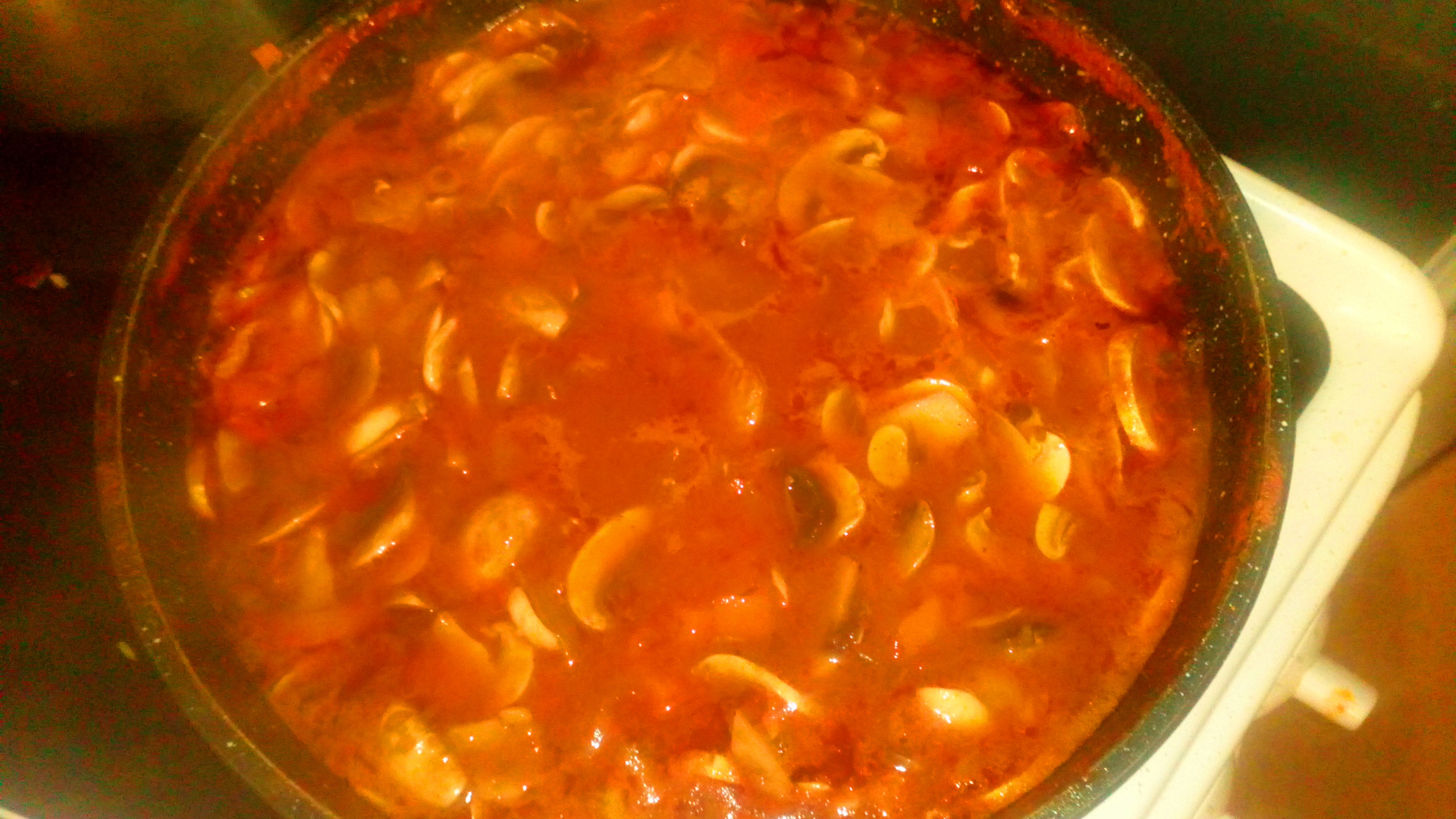 Laisser réduire la sauce pendant 10 minutes et c'est prêt. Let reduce the sauce for 10 minutes and it's ready