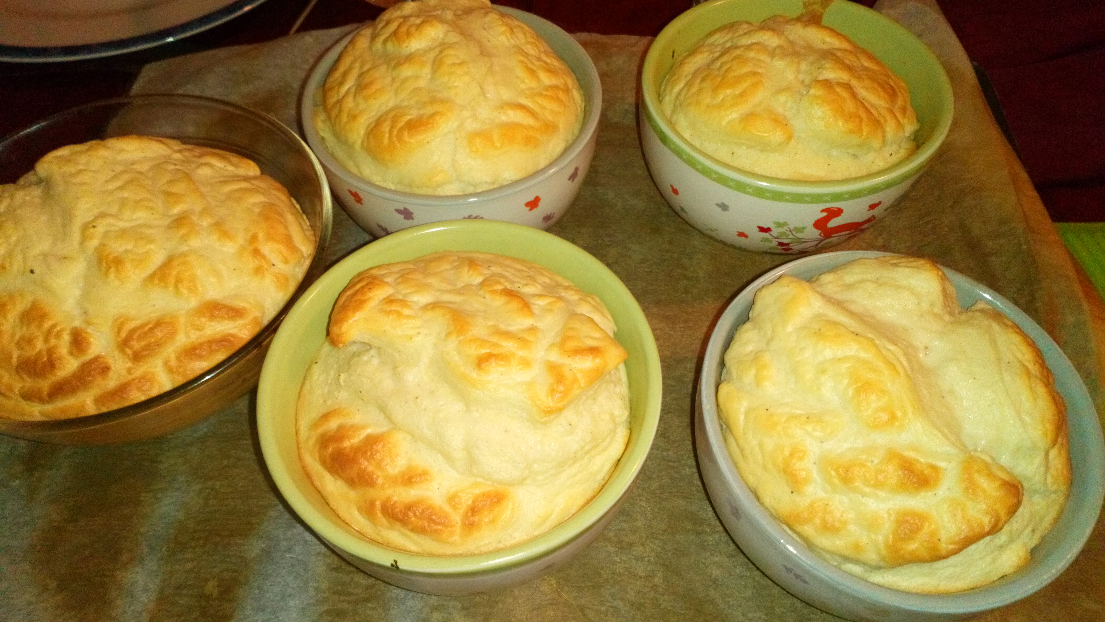 Mettre au four pendant 25 min . Les sortir et les servir immédiatement. Bake in the oven during 25 min, take out, and serve them quicly .