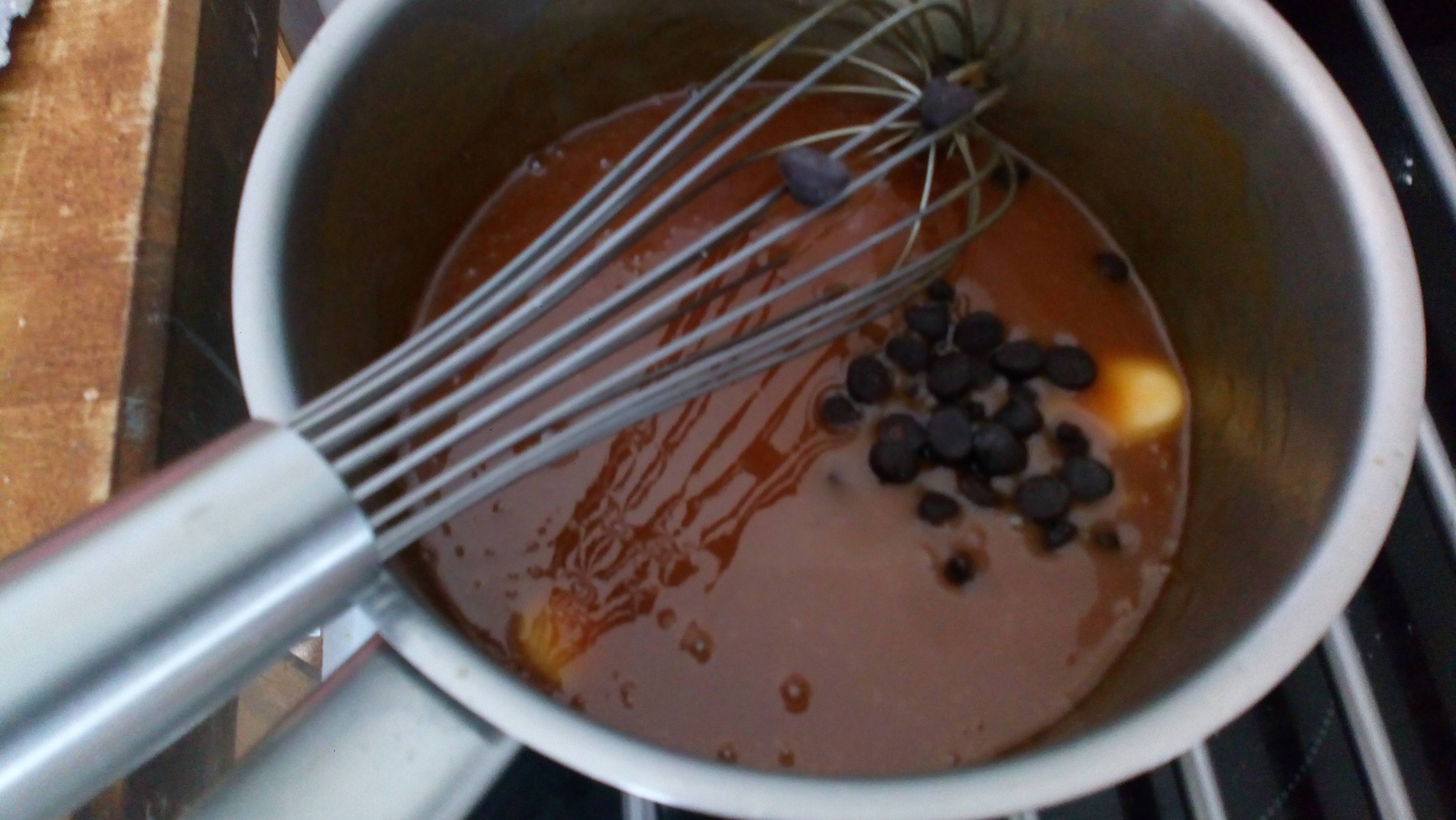 Ajouter les 50 gr chocolat noir. Add the 1.2 black chocolate.