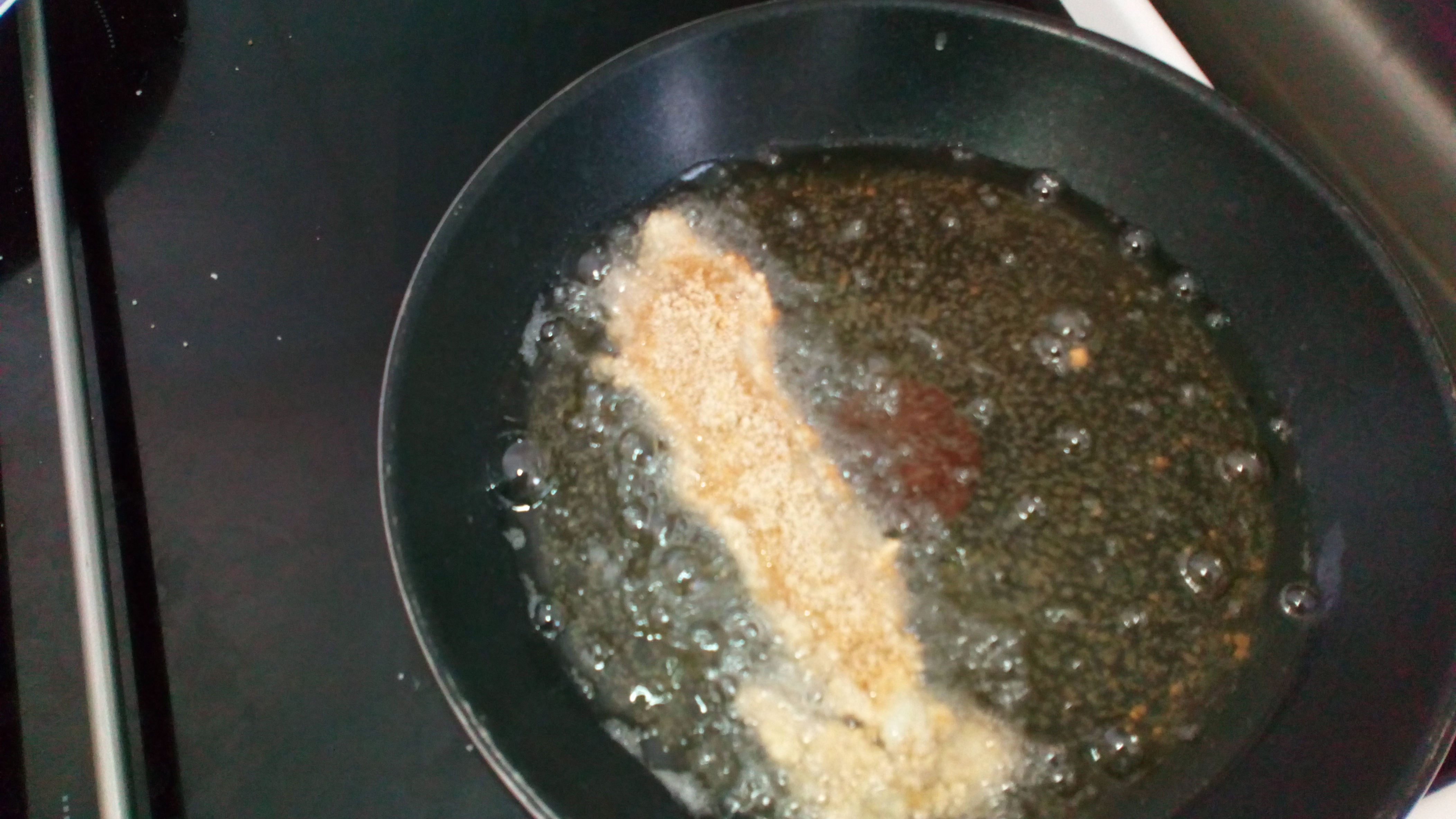 . Les frire dans une poêle, huile pas trop chaude. Fry in pan qith oil not so hot.