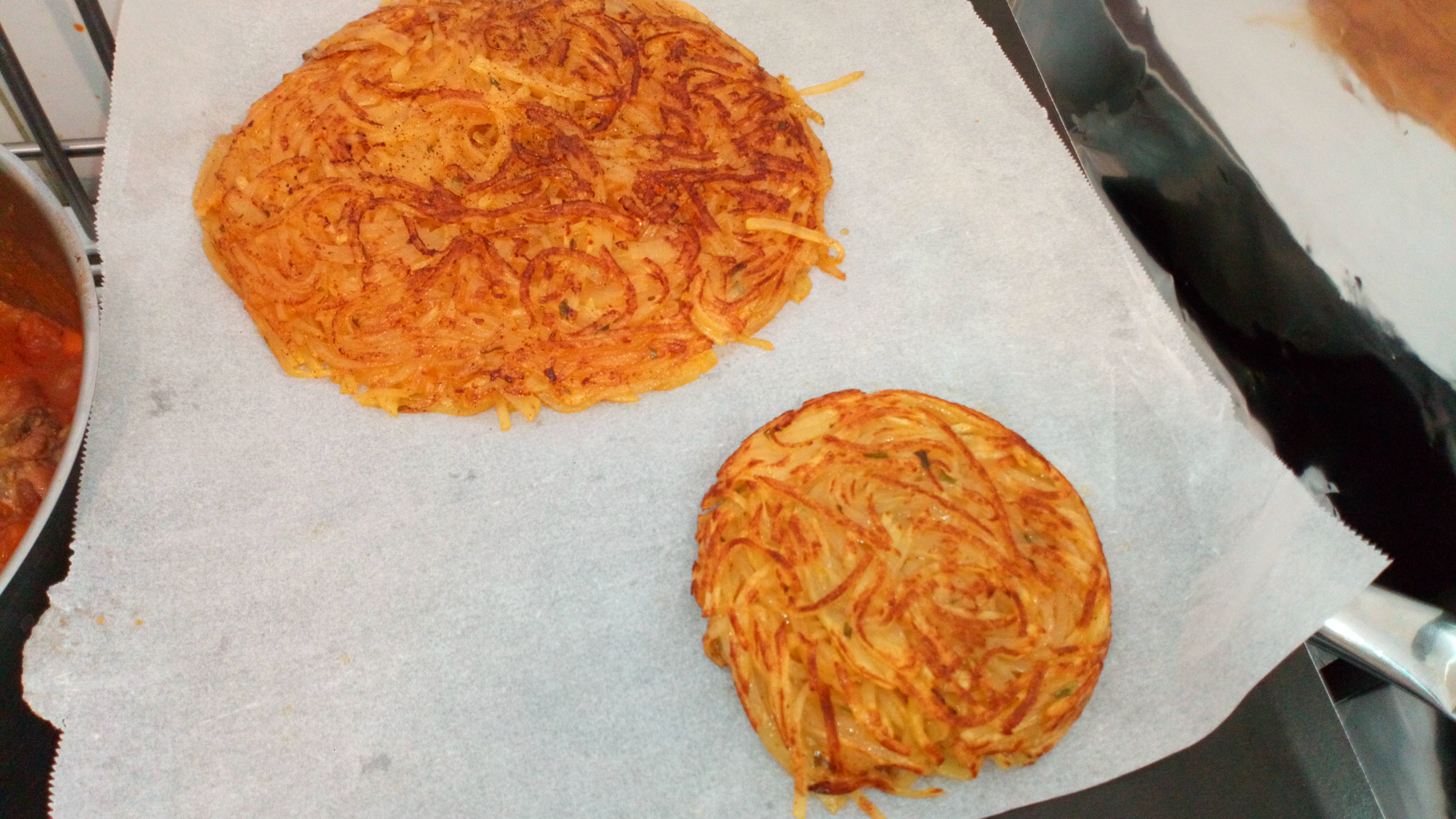 Faire cuire au four préchauffé 15 minutes et c'est prêt à déguster. Bake in the oven during 15 minutesand it's ready to enjoy tasting.