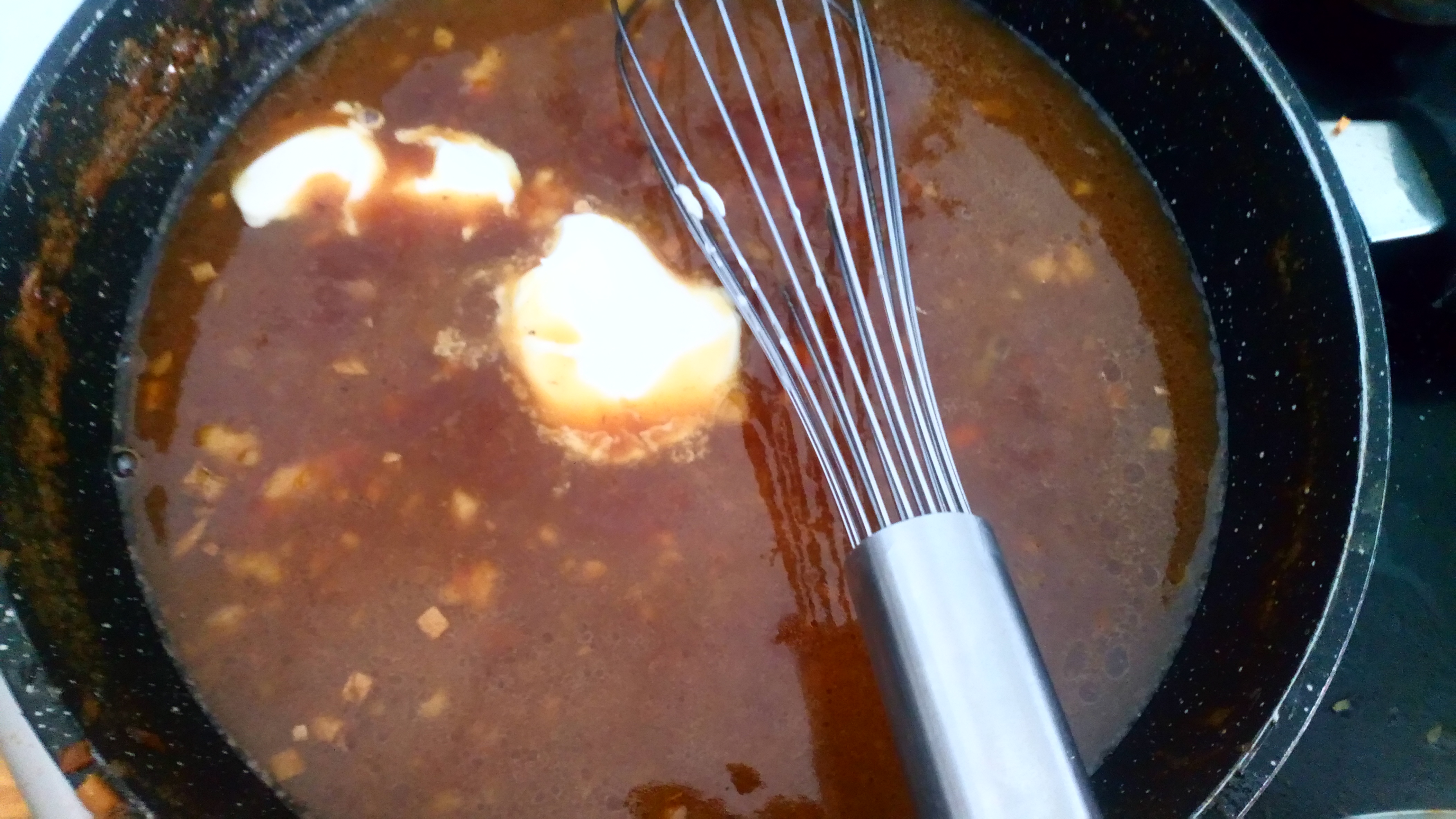 Ajouter avec un fouet pour lier le jus . Add it with a whisp to link the juice.