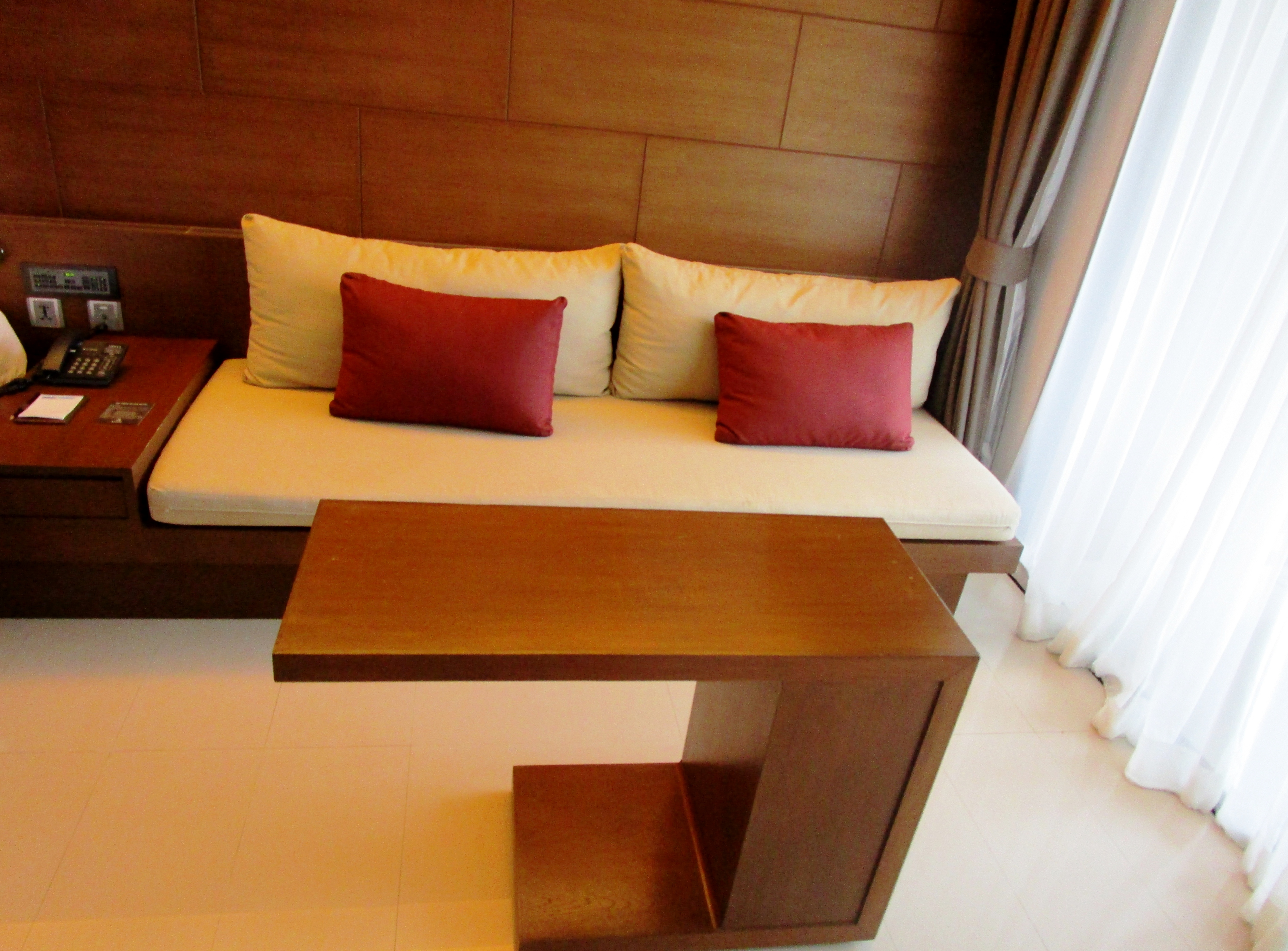Look at that Breakfast in Bed Table - GENIOUS