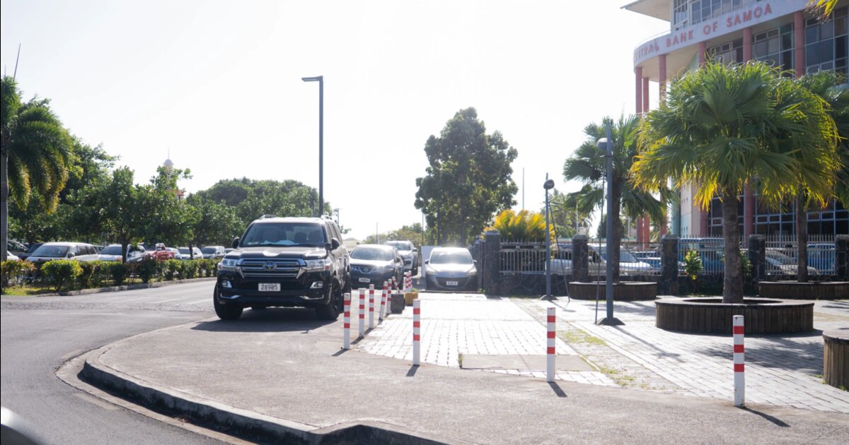 Cars Blocking Footpaths: Pedestrian Safety at Risk in Apia! (2026)