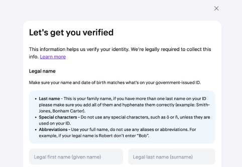 Polja za unos imena i prezimena korisnika tokom verifikacije identiteta na Kraken mjenjačnici