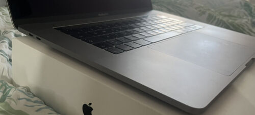 Apple Macbook Pro 15,4 Zoll 16GB RAM/256GB SSD - Görsel 6