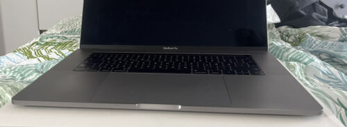 Apple Macbook Pro 15,4 Zoll 16GB RAM/256GB SSD - Görsel 8