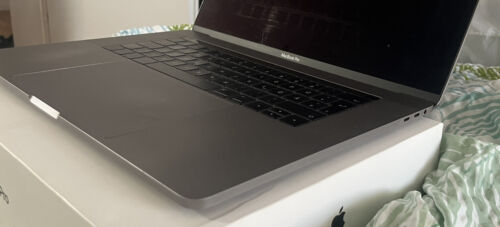 Apple Macbook Pro 15,4 Zoll 16GB RAM/256GB SSD - Görsel 9