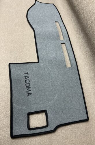 2005-2015 Toyota Tacoma Gray Polycarpet Dashcover - Görsel 1