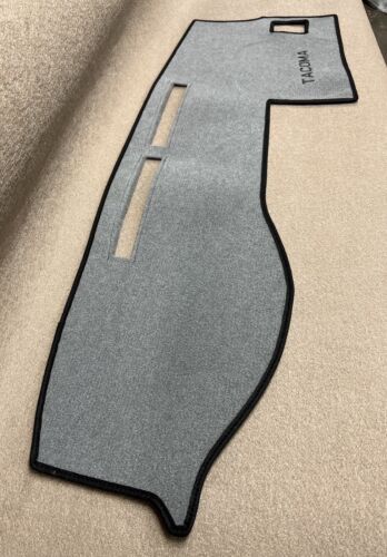 2005-2015 Toyota Tacoma Gray Polycarpet Dashcover - Görsel 3