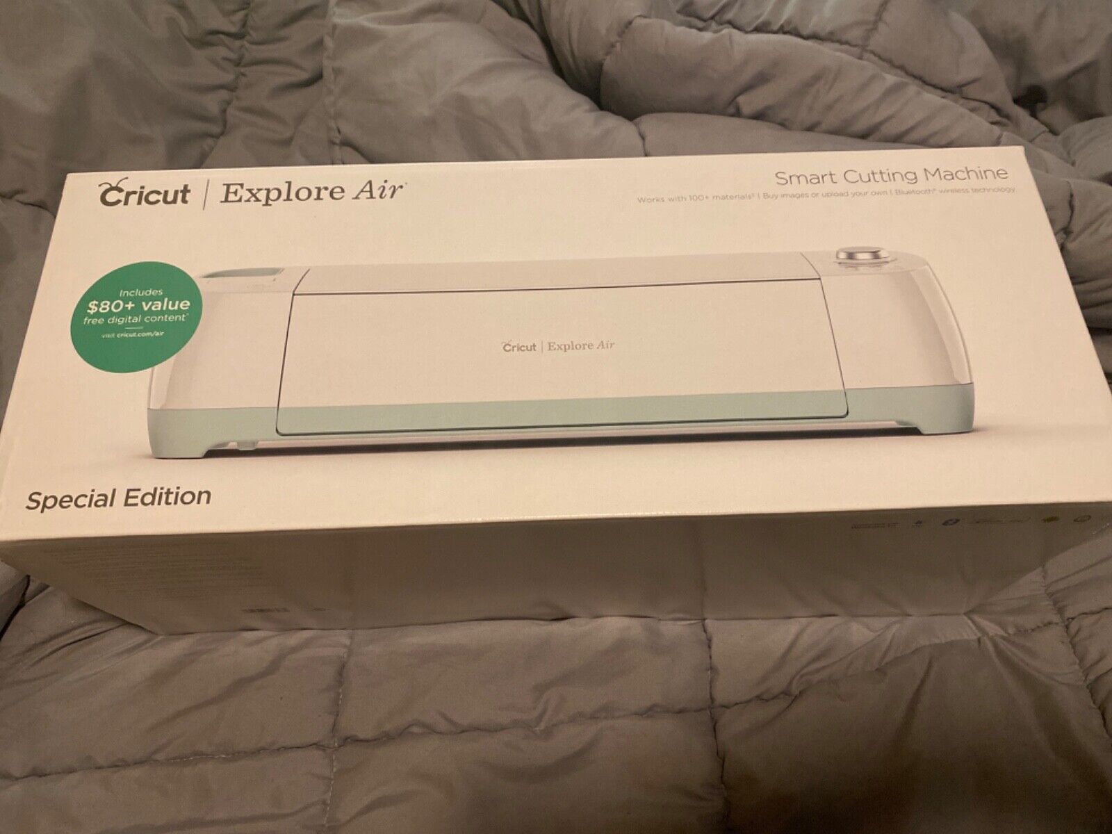 *NEVER USED*Cricut Explore Air  smart Cutting Machine - Mint - Görsel 1
