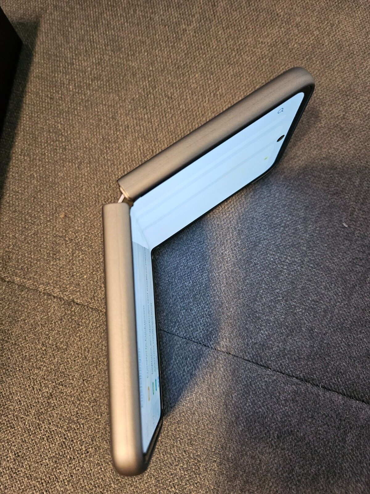Samsung Galaxy Z flip 4 (SM-F721B), gekauft April 2023, inkl OVP, Cover, Kabel - Görsel 11