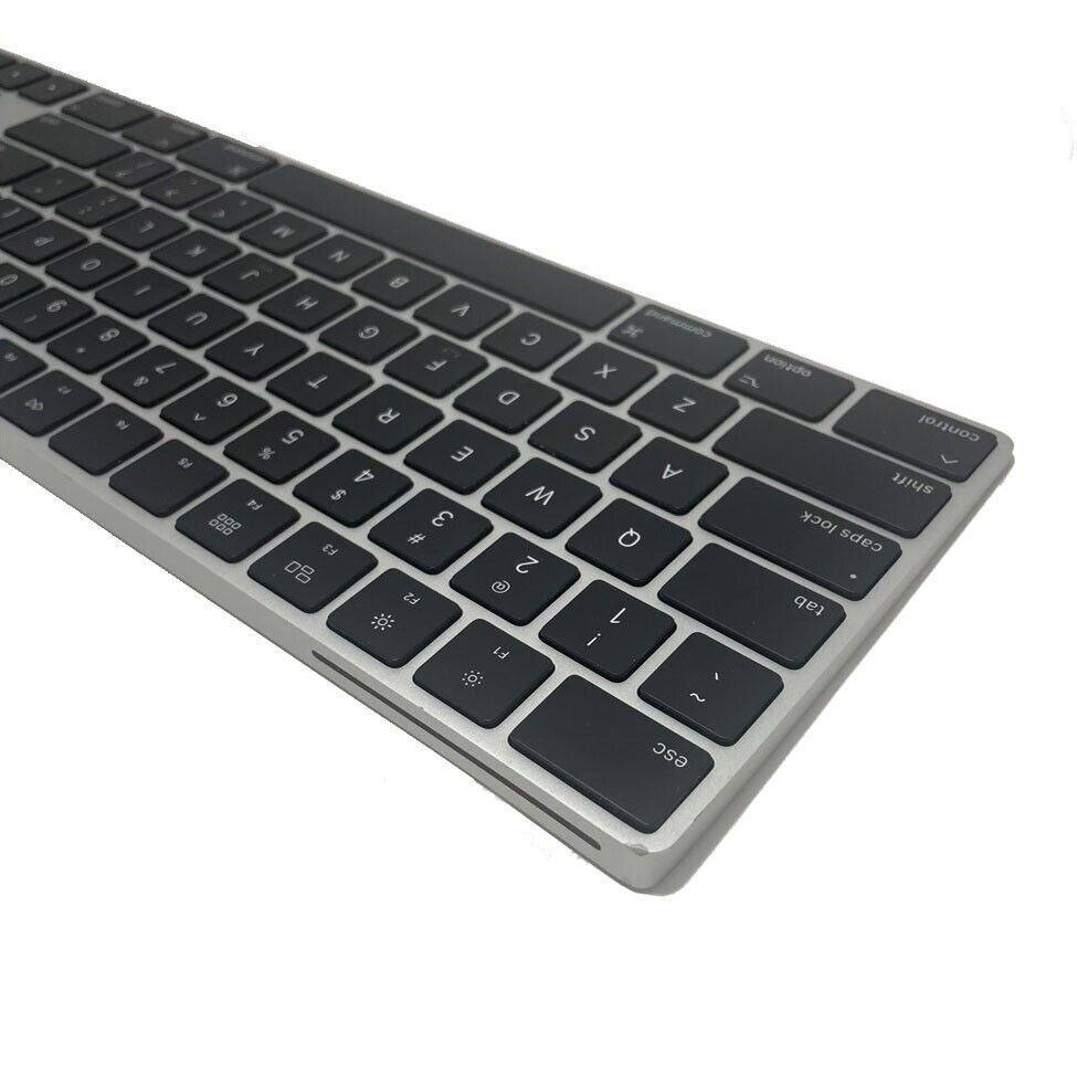 Apple Magic Wireless Rechargeable Keyboard with Numeric Pad - Silver Black A1843 - Görsel 3