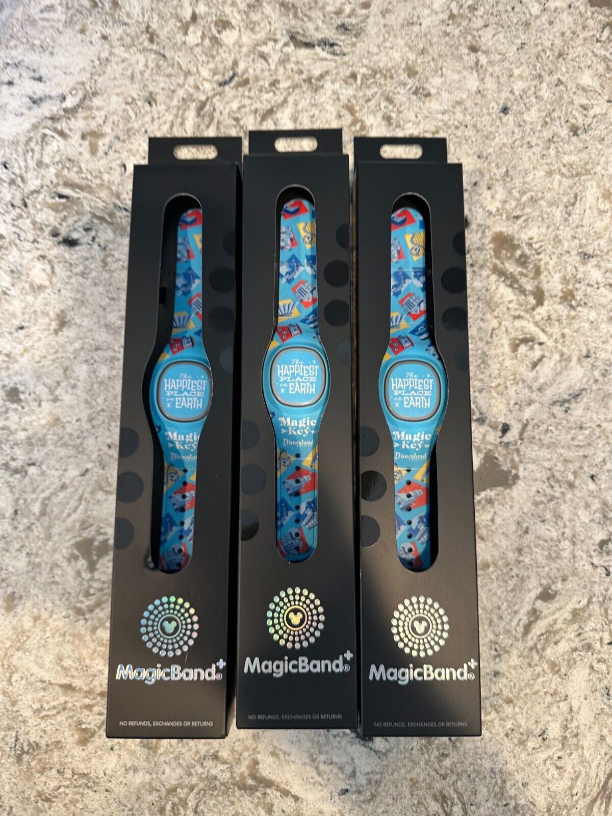 MagicBand + Magic Band Plus  Disney Quote Happiest Place On Earth Blue - Görsel 2