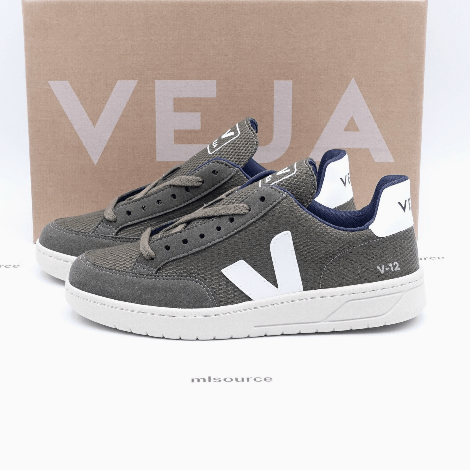 Size 10 Men's / 43 EUR Veja V-12 B-Mesh Sneaker XD0102820B Olive/White - Görsel 1