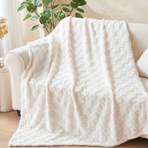 NEWCOSPLAY Super Soft Throw Blanket Ivory Premium Silky Flannel Fleece 3D Checkered Lightweight Bed Blanket All Season Use (Ivory Checkered, Throw(50"x70")) - Görsel 4