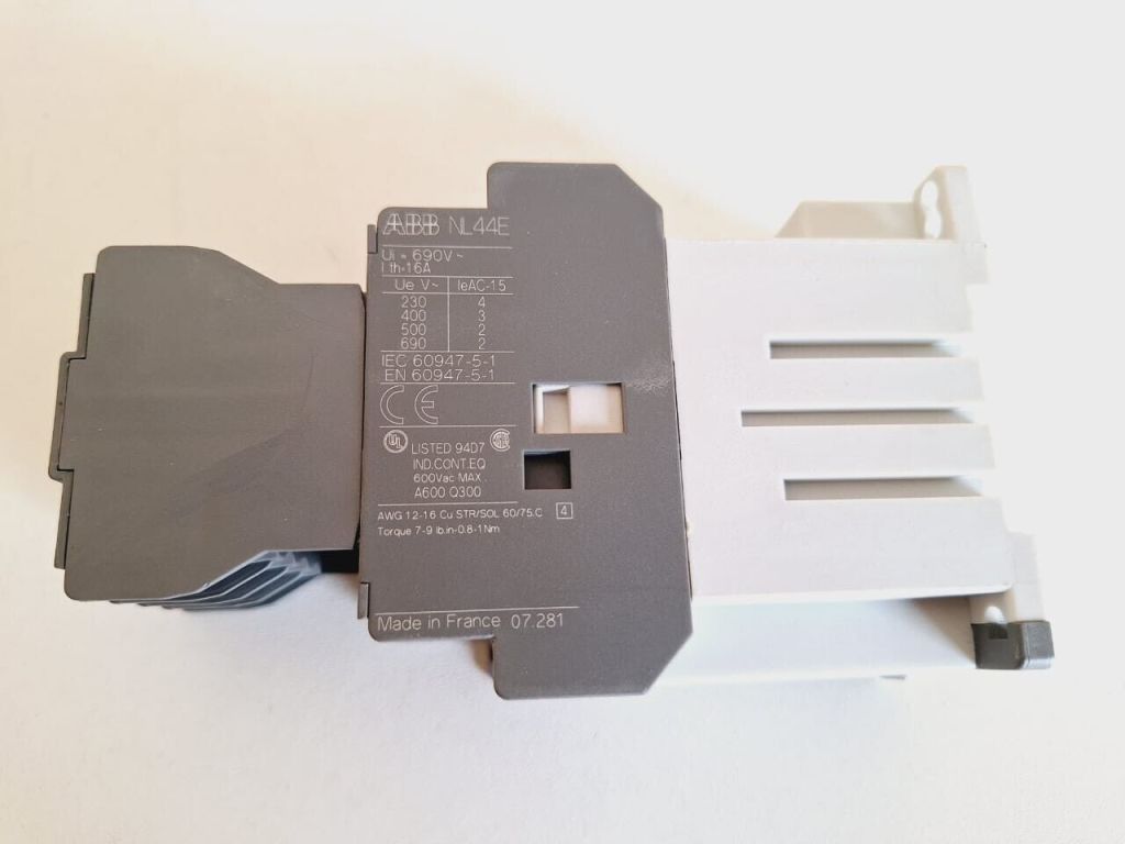 ABB 1SBH143001R8744 / NL44E Relay Auxiliary 125VDC