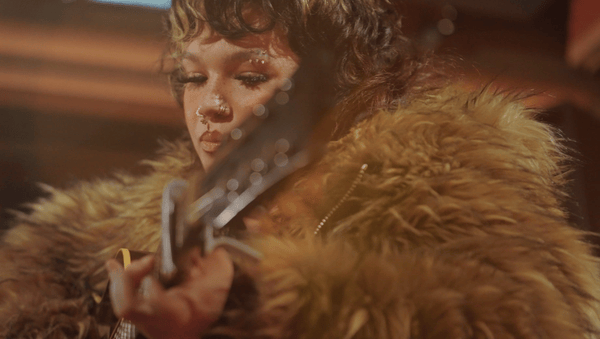 [Mix With The Masters] Behind The Track – ‘Messy’ by Lola Young