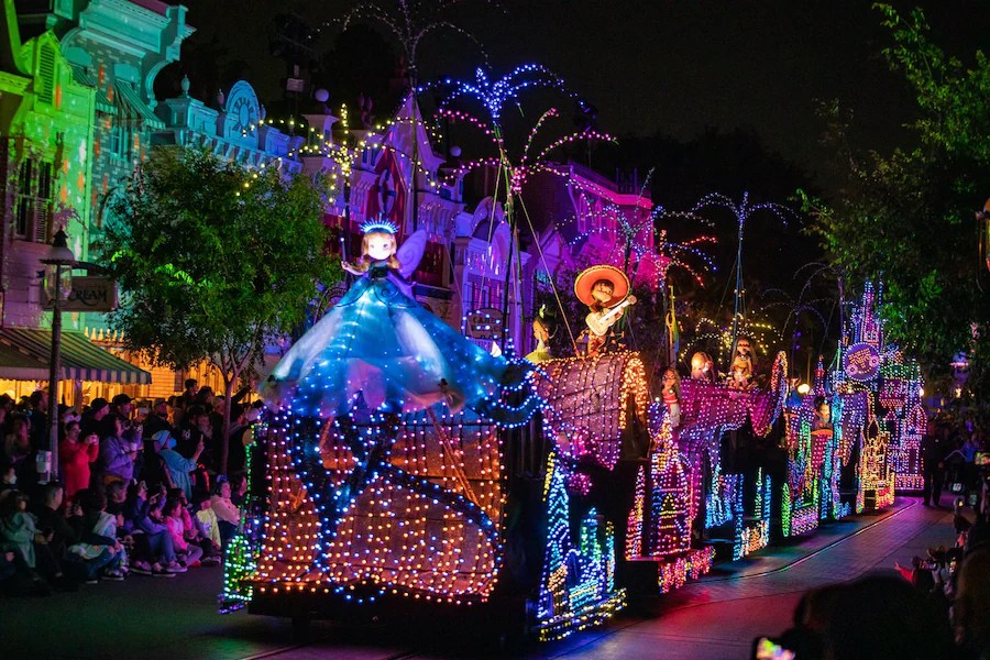 Disney Electrical Parade 50th Annivライト 4K] NEW Main Street Electrical Parade 50th Anniversary