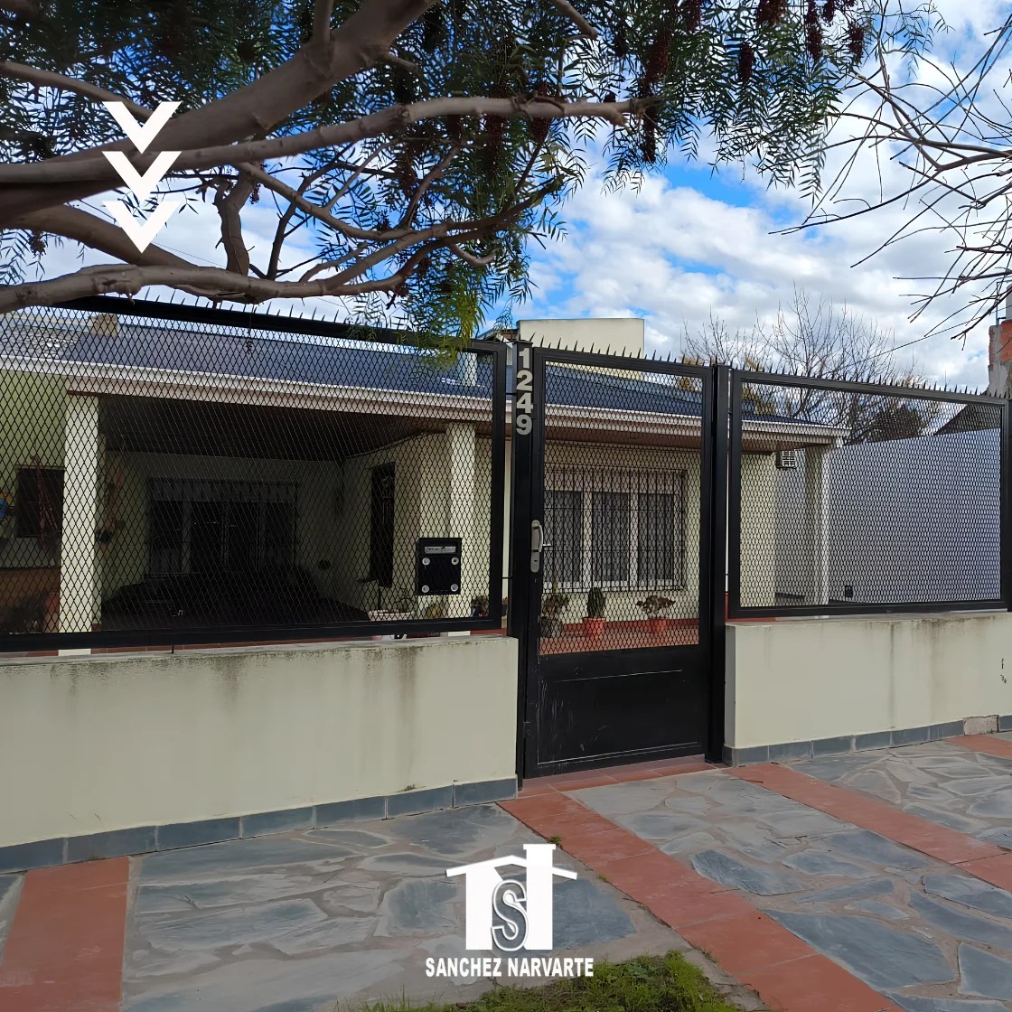 Frente - Solis 1257