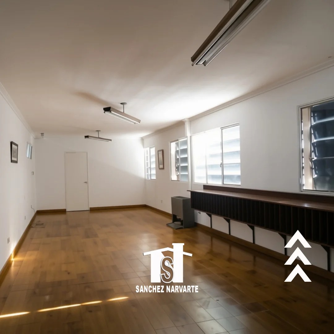 Salón comercial en alquiler en Avenida Belgrano - segunda planta
